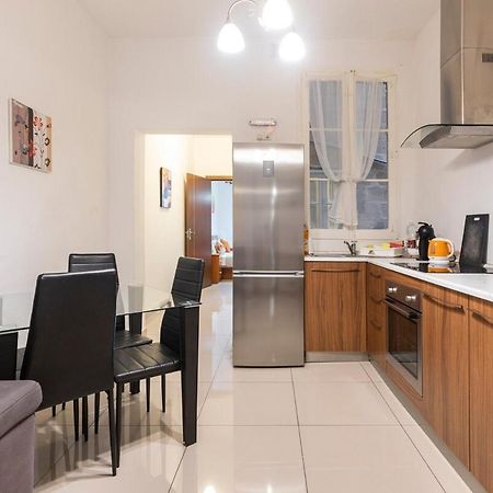Superbly Located Cosy 2-Bedroom Apartment Валетта Экстерьер фото