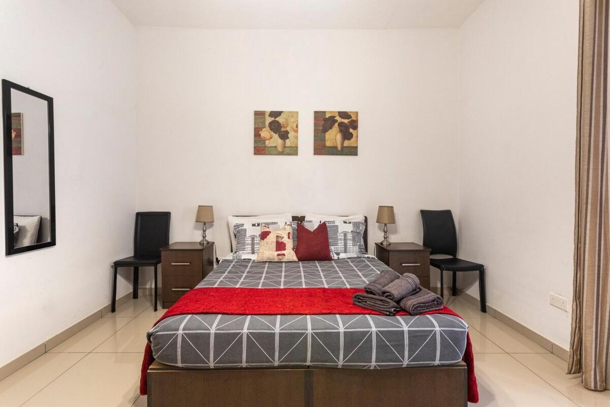 Superbly Located Cosy 2-Bedroom Apartment Валетта Экстерьер фото