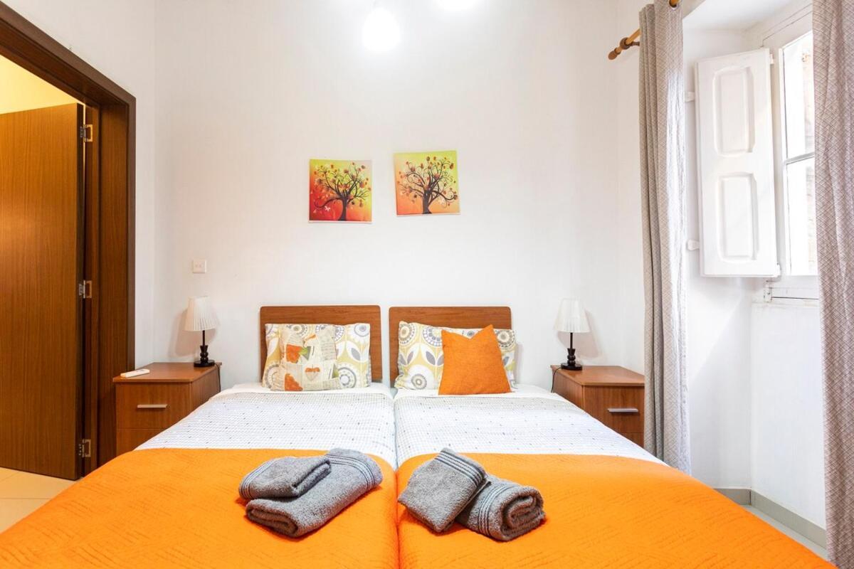 Superbly Located Cosy 2-Bedroom Apartment Валетта Экстерьер фото